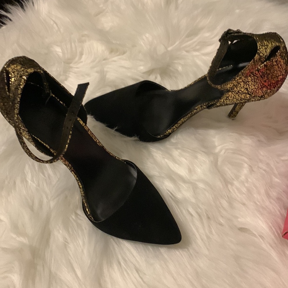 Heels - Picture 3 of 5